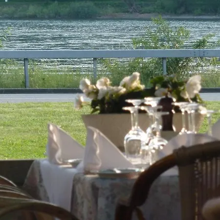 Schoen Am Rhein Hotel