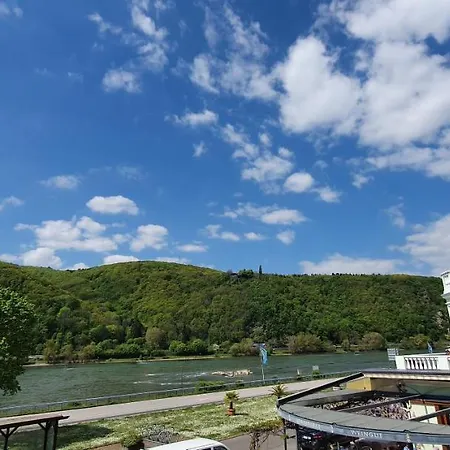 Hotel Schoen Am Rhein