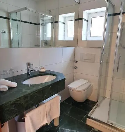 Schoen Am Rhein