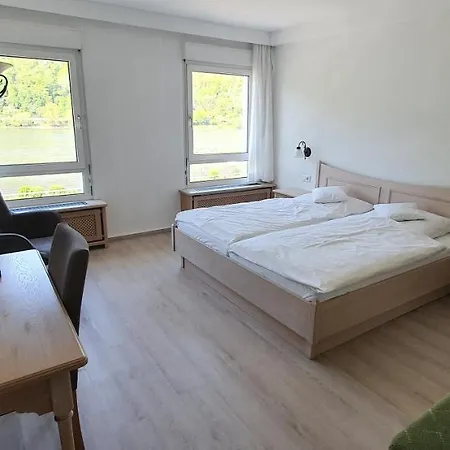 Schoen Am Rhein Hotel