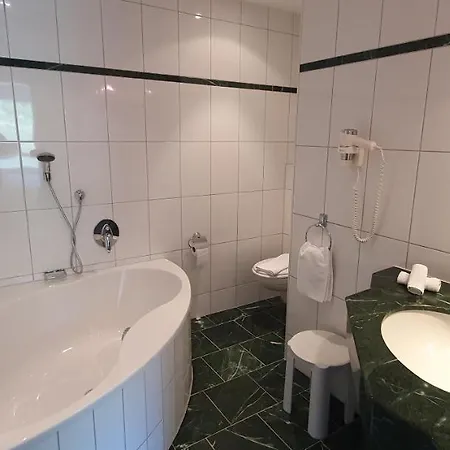 Schoen Am Rhein Hotel