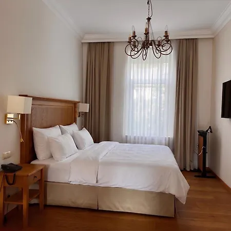 Schoen Am Rhein Hotel 3*