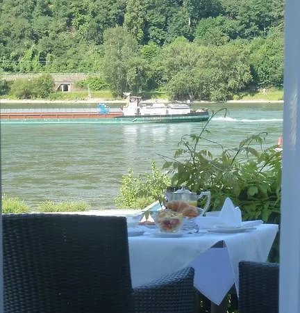Schoen Am Rhein Hotel 3*