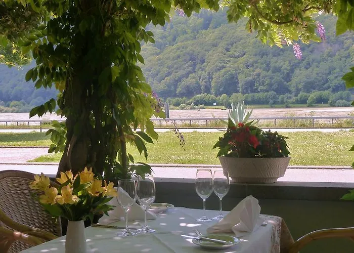 Schoen Rüdesheim am Rhein